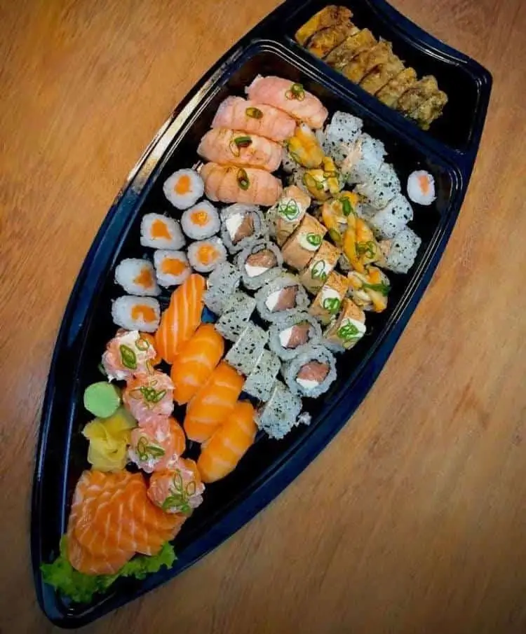 COMBO 55 PIEZAS  SASHIMIS  Y LAGOSTINO